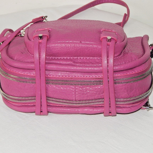 NWT SHE LO Genuine Pebbled Leather RISE ABOVE Chain Link Fuchsia Crossbody Bag - Picture 7 of 13